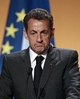 Francja: Spada  popularność Sarkozy'ego 