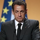 Francja: Spada  popularność Sarkozy'ego 