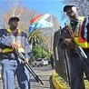 Policja przed Suunyside Park Hotel w Johannesburgu