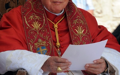 Benedykt XVI rozpoczyna katechezy Roku Wiary