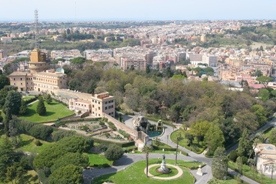 Watykan: Inauguracja fontanny św. Józefa