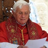 Benedykt XVI skomentował wywiad Franciszka