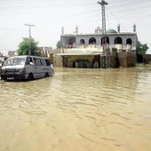 Pakistan: Ponad 900 ofiar powodzi