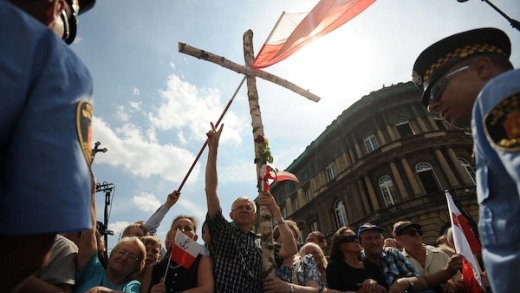 Pozwólcie przenieść krzyż!