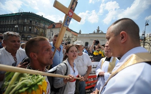 Próba przeniesienia krzyża