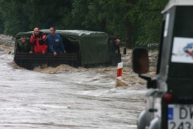 Polacy i Niemcy przeciw powodziom