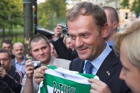 Tusk niezagrożony - PiS brakuje liderów