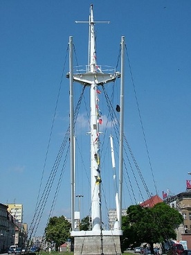 Pomnik - maszt ze stoczni szczecińskiej