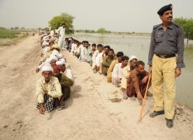 Pakistan: zabija nie tylko powódź