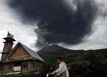 Indonezja: Ponowna erupcja wulkanu