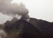 Indonezja: Sinabung wciąż groźny