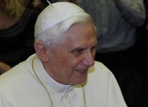 Benedykt XVI:  Młody człowiek jak drzewo