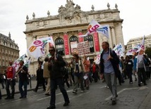 Paryż: manifestuje 80 tysięcy ludzi