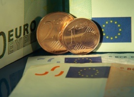 Euro okazuje się klatką?