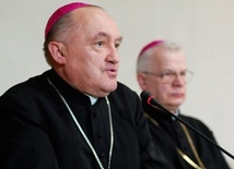 Biskupi bronią minister Radziszewskiej