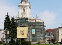 Rynek z "papieskich" kamieni