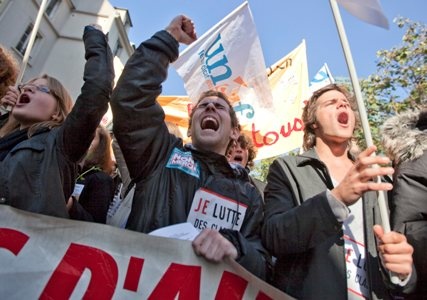 Francja: Ranni wśród protestujących