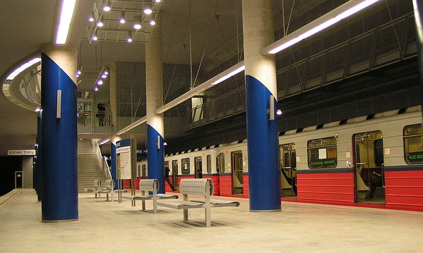 Warszawa: Ruch w metrze przywrócony