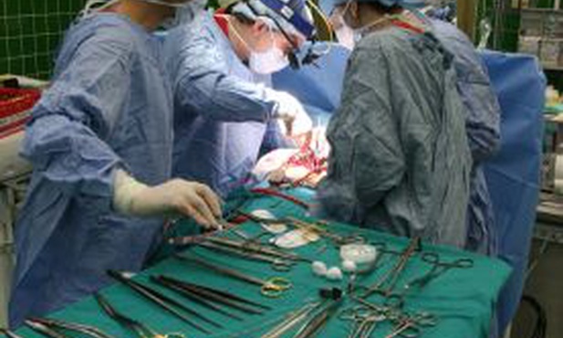 Kościół może wspierać transplantologię
