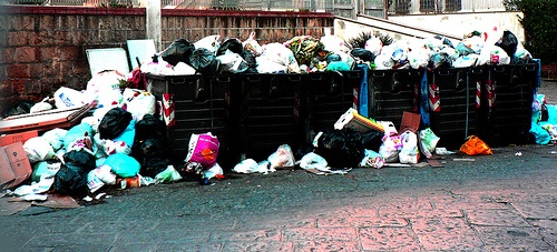 Kryzys śmieciowy Neapolu