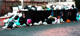 Neapol: Co godzinę 50 ton śmieci