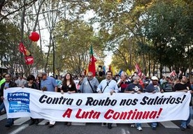 Demonstracja przeciw obniżkom płac
