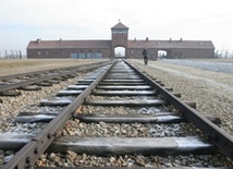 Romowie upamiętnią bunt w Auschwitz
