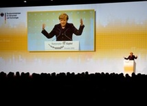 Angela Merkel apeluje o spokój