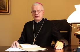 Abp Michalik odpisał o. Wiśniewskiemu  