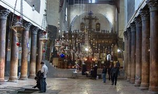 Bóg siedzi w piątym rzędzie