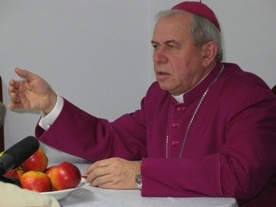 Służyć ludziom, a nie wprowadzać zamęt