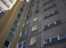 Połowa Polaków mieszka w przeludnionych mieszkaniach