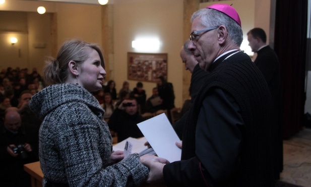 Tarnów: Stypendia od Fundacji im. abp. Ablewicza 