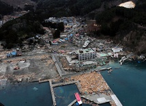 Japonia: 9 dni pod gruzami