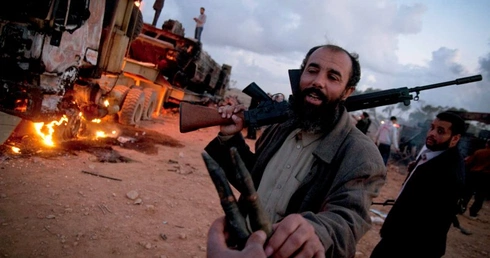 Misrata: Kadafi strzela do tłumu