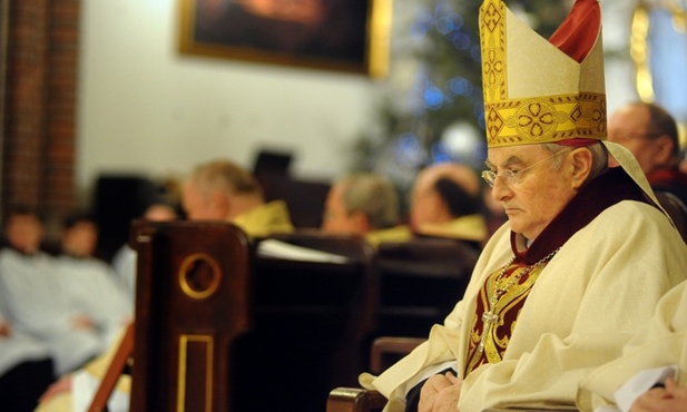 abp Henryk Hoser