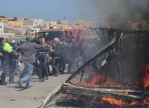 Lampedusa: Imigranci podpalili budynek parafii