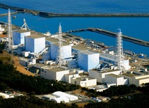 Tak wygląda jeden z bloków, w których znajdują się reaktory, uszkodzony w wyniku trzęsienia ziemi i tsunami fot. pap/EPA/TEPCO/HO