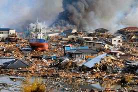 Doszczętnie zniszczone przez tsunami, powstałe w wyniku trzęsienia ziemi, miasto Kisenuma, położone na północ od Tokio fot. pap /EPA/STR