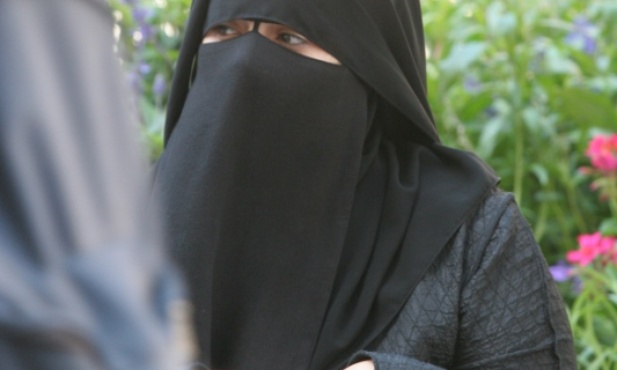 Francja: Policja może tylko prosić