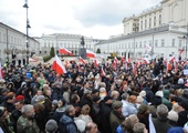 Tysiące przed Pałacem Prezydenckim