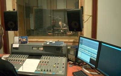 Niemcy: Więzienie za neonazistowskie radio