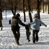 Pomóc rodzinie, zamiast odbierać dzieci