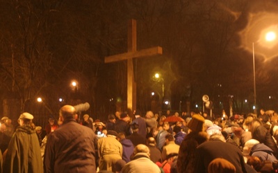 Katowice: Droga Krzyżowa ulicami miasta