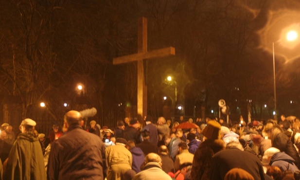 Katowice: Droga Krzyżowa ulicami miasta