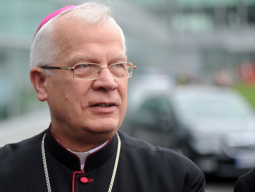 Abp Michalik: jedni nie chcą przeprosić, drudzy nie chcą przebaczyć