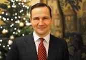 Sikorski: sprawa tablicy to prowokacja