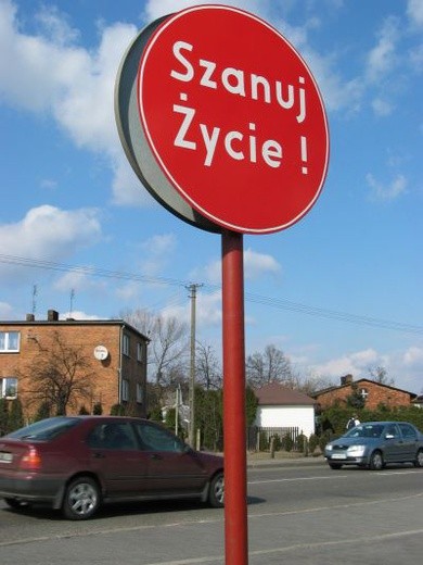 379 wypadków, 35 ofiar