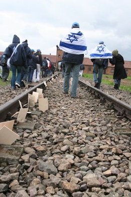 Marsz Żywych dotarł do byłego Auschwitz II 