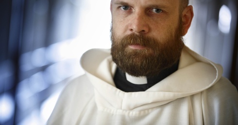 Polski teolog postuluje rozpoczęcie dyskusji nt. możliwości przyjmowania pragnieniem sakramentu chorych